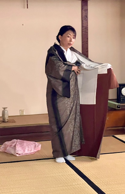Featured image for “FEBRUARY 11, 2024 “TIPS ON WEARING A KIMONO” WORKSHOP”